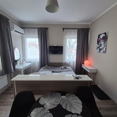 Marusius Apartmanhaz Mako Luaran gambar
